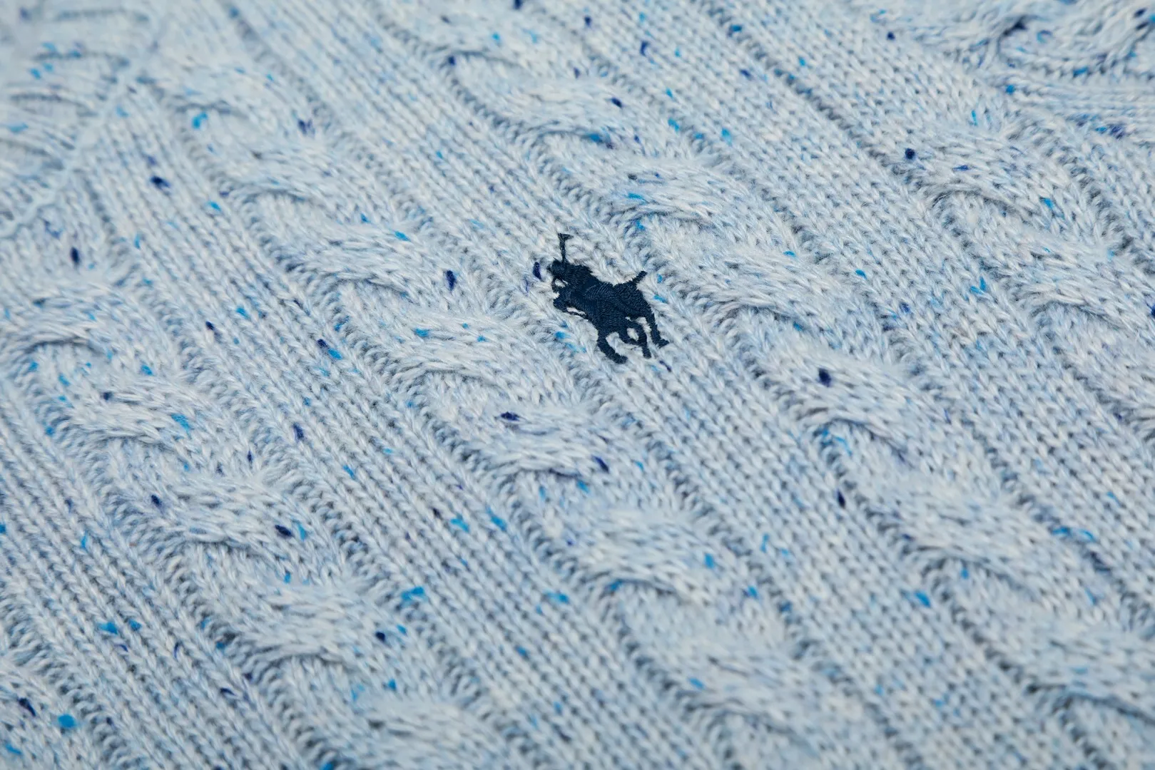 P166 💰 "Top quality" Style number: DS058# (on sale all year round) [Ralph Lauren wool blended pony embroidered logo twist knitted short sleeves] ✅Ralph Lauren gradient multi-color dot versatile hemp knitted round neck short sleeves for all seasons ✅15% merino cotton wool 85% wool blended clean and clear texture ✅ZP quality 1:1 version Scan the code to enter the GF website Counter quality ✅Details and quality are the only one in Guangzhou. Imported quality wool. Focus on high-end. Cost-effective. Needless to say good quality. ✅Restore the original version. The maximum size can be worn up to 150 pounds. Loose, comfortable and stress-free.